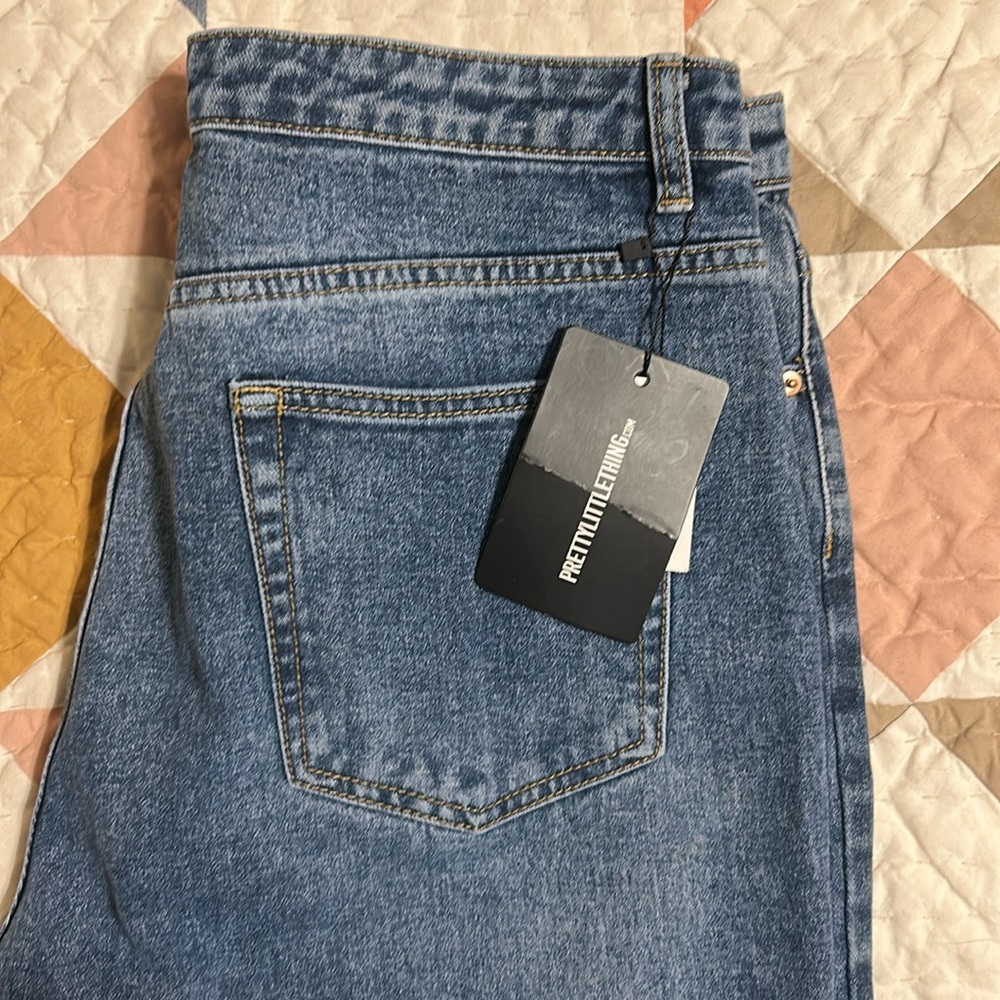 NWT PrettyLittleThing Mom Jeans
